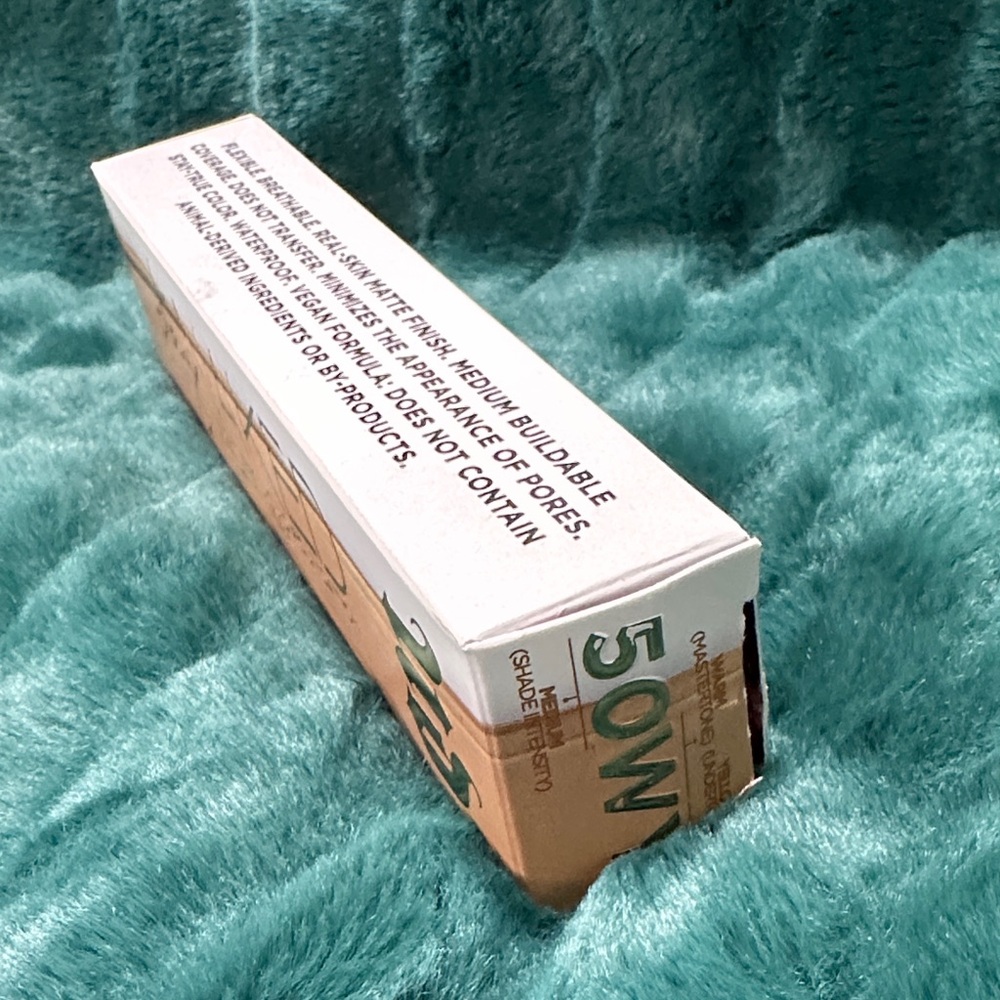 Urban Decay Stay Naked Foundation Box - Shade 50WY - Picture 3 of 5